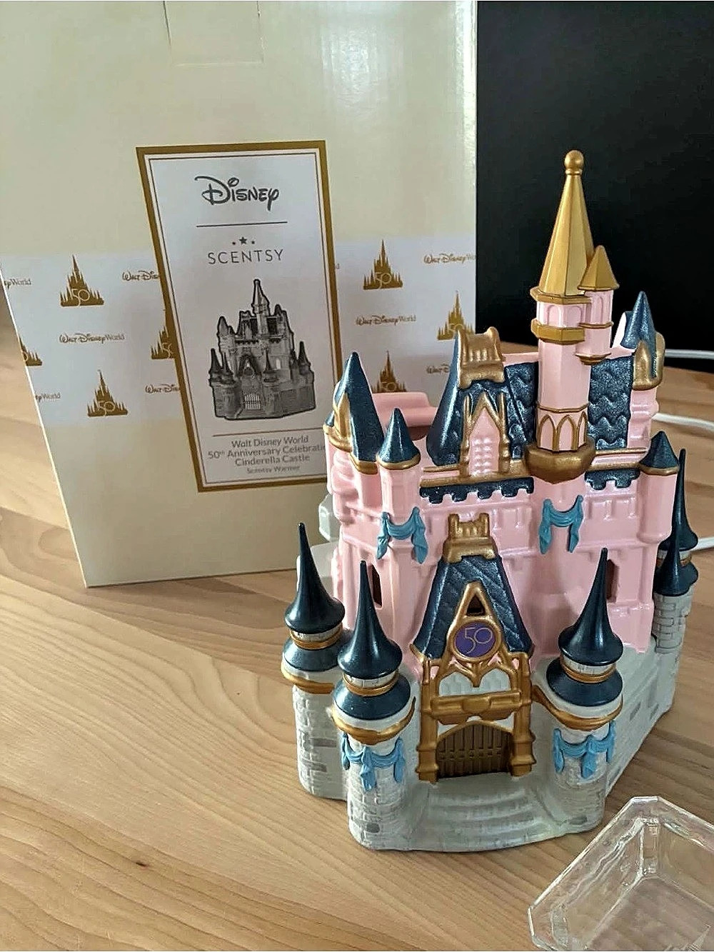 Disney Walt Disney World 50th Anniversary Cinderella Castle Scentsy Warmer 50th